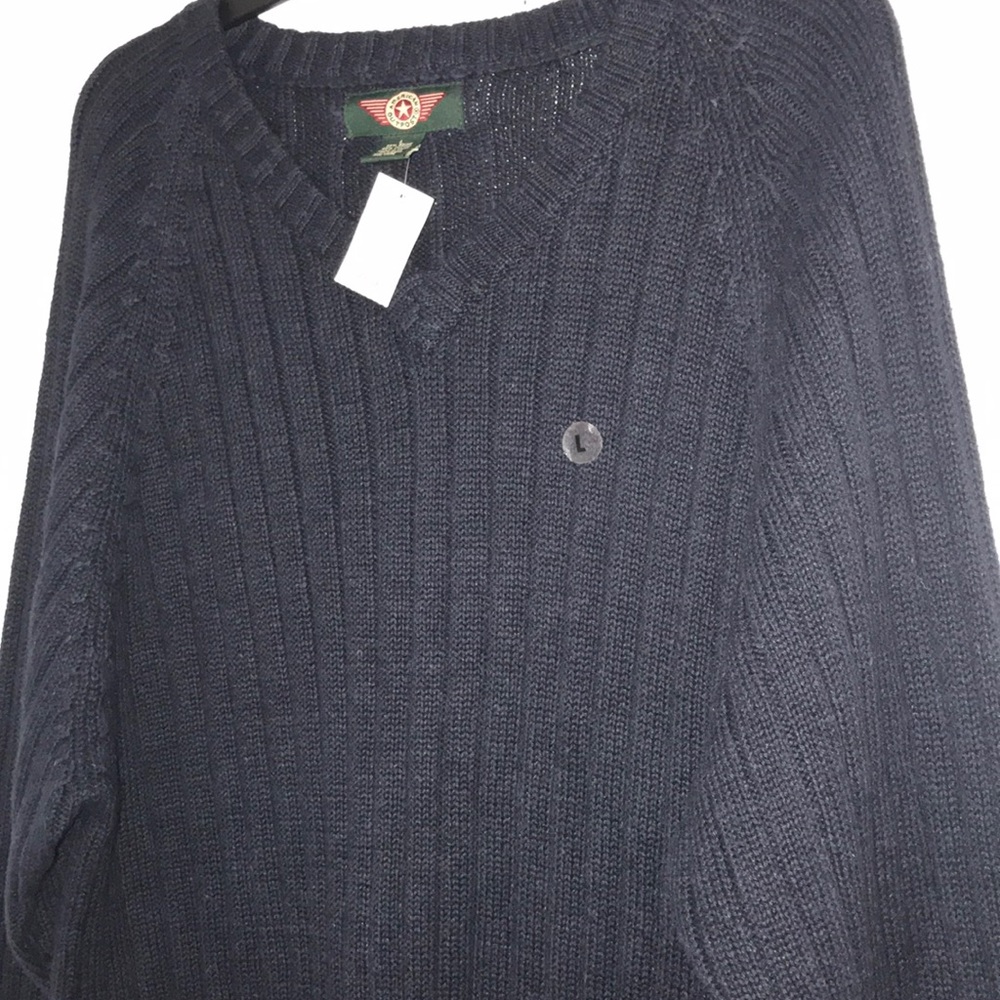 New- American  outpost V-neck sweater cable knit fisherman classic LARGE NWT